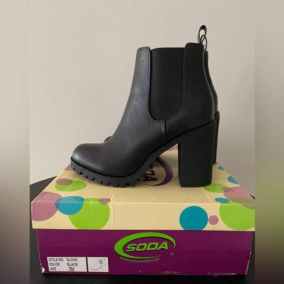 Soda black ankle booties size 7 - Picture 3 of 3